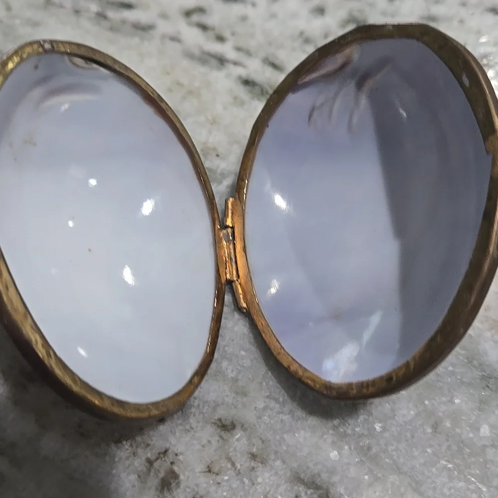 Shell Trinket Box - Picture 3 of 6